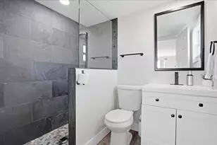 2518 Avenue B, Bradenton Beach, FL 34217 - Photo 65