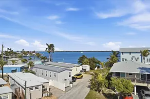 2518 Avenue B, Bradenton Beach, FL 34217 - Photo 41