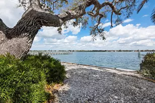 1267 Starboard Ln, Sarasota, FL 34242 - Photo 5