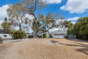 1267 Starboard Ln, Sarasota, FL 34242 - Photo 15