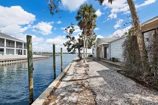 1267 Starboard Ln, Sarasota, FL 34242 - Photo 9