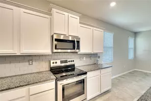 2447 Midnight Pearl Dr, Sarasota, FL 34240 - Photo 7