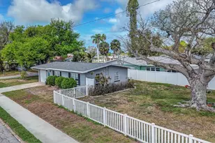 1202 26th Ave W, Palmetto, FL 34221 - Photo 3