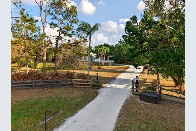 7088 Saddle Creek Lane, Sarasota, FL 34241 - Photo 3