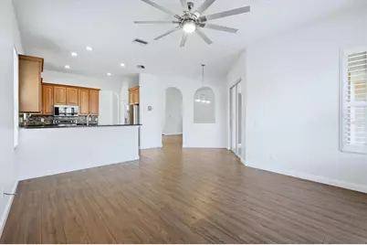 8876 Huntington Pointe Drive, Sarasota, FL 34238 - Photo 17