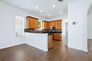 8876 Huntington Pointe Dr, Sarasota, FL 34238 - Photo 9