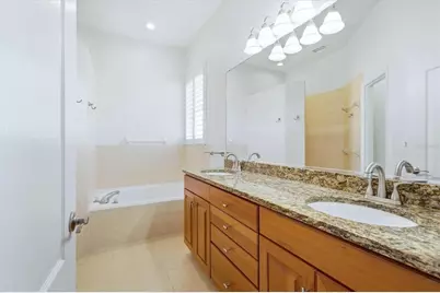 8876 Huntington Pointe Drive, Sarasota, FL 34238 - Photo 23