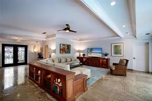 218 Robin Dr, Sarasota, FL 34236 - Photo 7