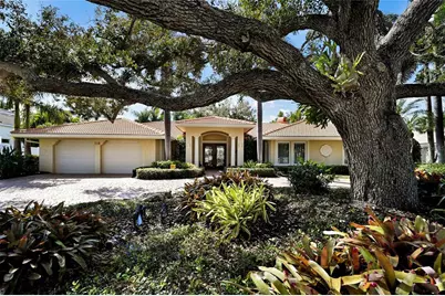 218 Robin Drive, Sarasota, FL 34236 - Photo 3