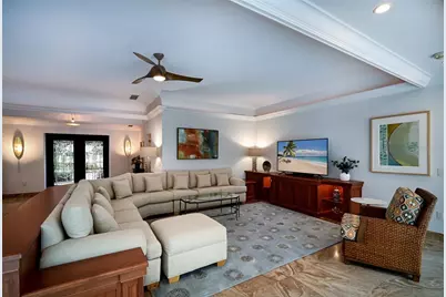 218 Robin Drive, Sarasota, FL 34236 - Photo 9