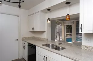 5338 Colewood Pl, Sarasota, FL 34232 - Photo 13