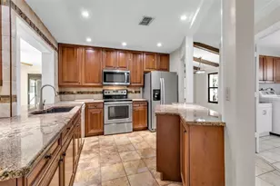 4867 Huntleigh Dr, Sarasota, FL 34233 - Photo 13