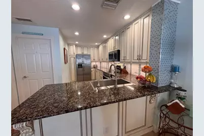 7753 Bergamo Avenue, Sarasota, FL 34238 - Photo 9