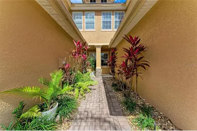 8160 Villa Grande Ct, Sarasota, FL 34243 - Photo 3