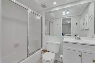 600 Manatee Ave, Holmes Beach, FL 34217 - Photo 27