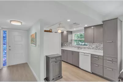 600 Manatee Avenue #145, Holmes Beach, FL 34217 - Photo 9