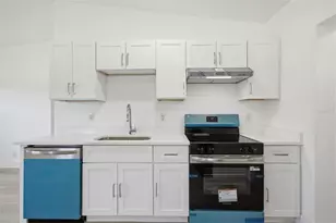 2547 14th Ave S, Saint Petersburg, FL 33712 - Photo 9
