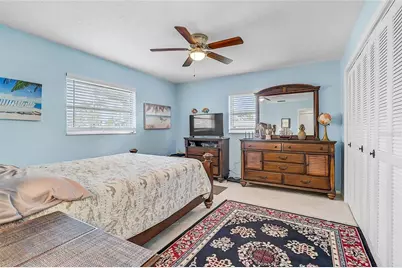 7128 W Country Club Drive N, Sarasota, FL 34243 - Photo 13