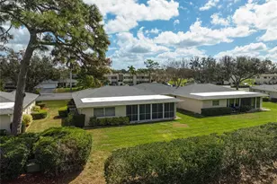 7128 W Country Club Dr N, Sarasota, FL 34243 - Photo 37