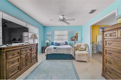 7128 W Country Club Drive N, Sarasota, FL 34243 - Photo 19