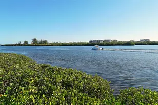 1200 Siesta Bayside Dr, Sarasota, FL 34242 - Photo 37