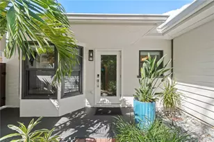 157 Garden Ln, Sarasota, FL 34242 - Photo 5