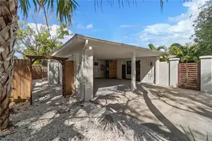 157 Garden Ln, Sarasota, FL 34242 - Photo 7