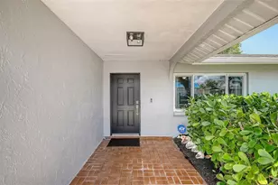 972 Leeward Rd, Venice, FL 34293 - Photo 3