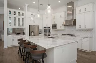 8458 Snowfall St, Sarasota, FL 34241 - Photo 9