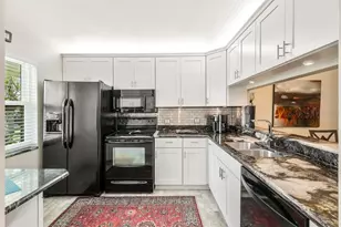 9290 Lake Park Dr, Fort Myers, FL 33919 - Photo 9