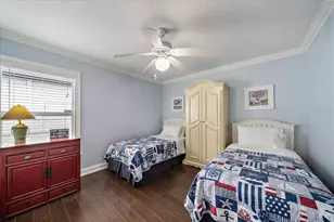 2843 New England St, Sarasota, FL 34231 - Photo 21