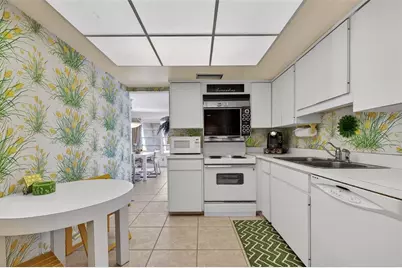 6012 W Peppertree Way #227B, Sarasota, FL 34242 - Photo 17