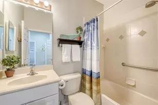 4303 Via Piedra Cir, Sarasota, FL 34233 - Photo 23