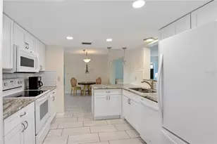 181 Sandhurst Dr, Venice, FL 34293 - Photo 13