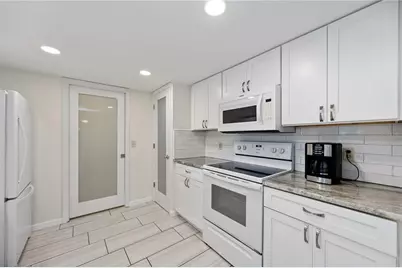 181 Sandhurst Drive, Venice, FL 34293 - Photo 17