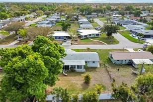 181 Sandhurst Dr, Venice, FL 34293 - Photo 55