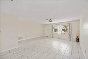 181 Sandhurst Dr, Venice, FL 34293 - Photo 5