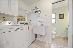 181 Sandhurst Dr, Venice, FL 34293 - Photo 25