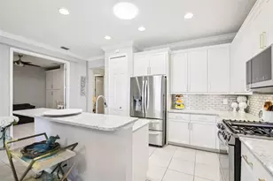 2946 Trustee Ave, Sarasota, FL 34243 - Photo 7