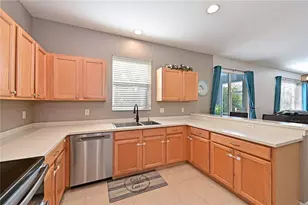 8852 Founders Cir, Palmetto, FL 34221 - Photo 5