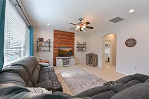 8852 Founders Cir, Palmetto, FL 34221 - Photo 9