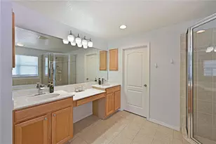 8852 Founders Cir, Palmetto, FL 34221 - Photo 15