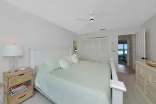 946 Sandpiper Cir, Bradenton, FL 34209 - Photo 23