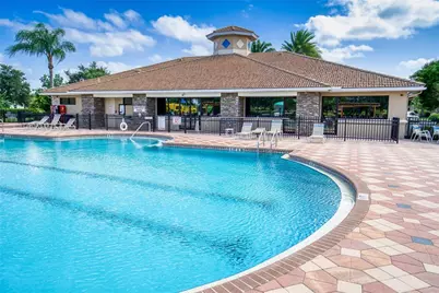 819 Fairwaycove Lane #203, Bradenton, FL 34212 - Photo 11