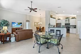 4246 65th Pl E, Sarasota, FL 34243 - Photo 13