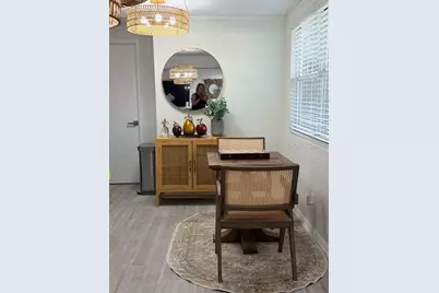 2440 Hillview Street, Sarasota, FL 34239 - Photo 7