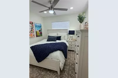 2440 Hillview Street, Sarasota, FL 34239 - Photo 9