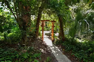 1200 E Peppertree Ln, Sarasota, FL 34242 - Photo 29