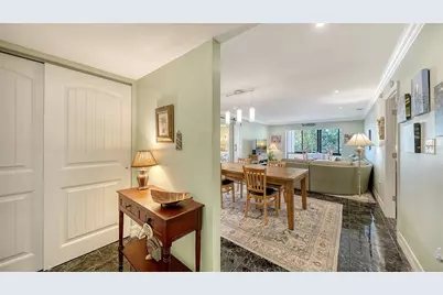 1200 East Peppertree Lane #302, Sarasota, FL 34242 - Photo 5