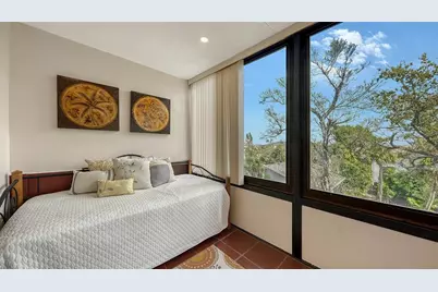 1200 East Peppertree Lane #302, Sarasota, FL 34242 - Photo 17